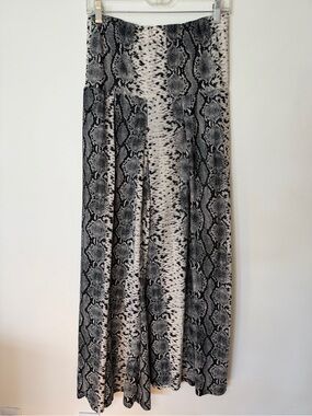 Adore Black and White Snake Print wide leg pants woman’s size large elastic